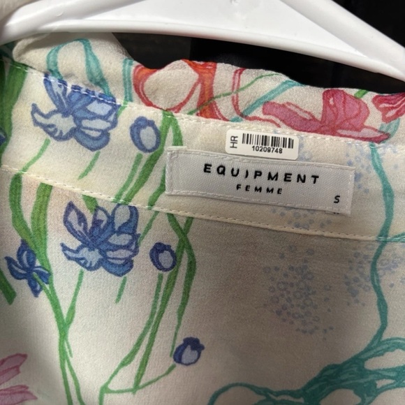 Equipment Femme 100% Silk Multicolor Floral Blouse - Picture 2 of 5